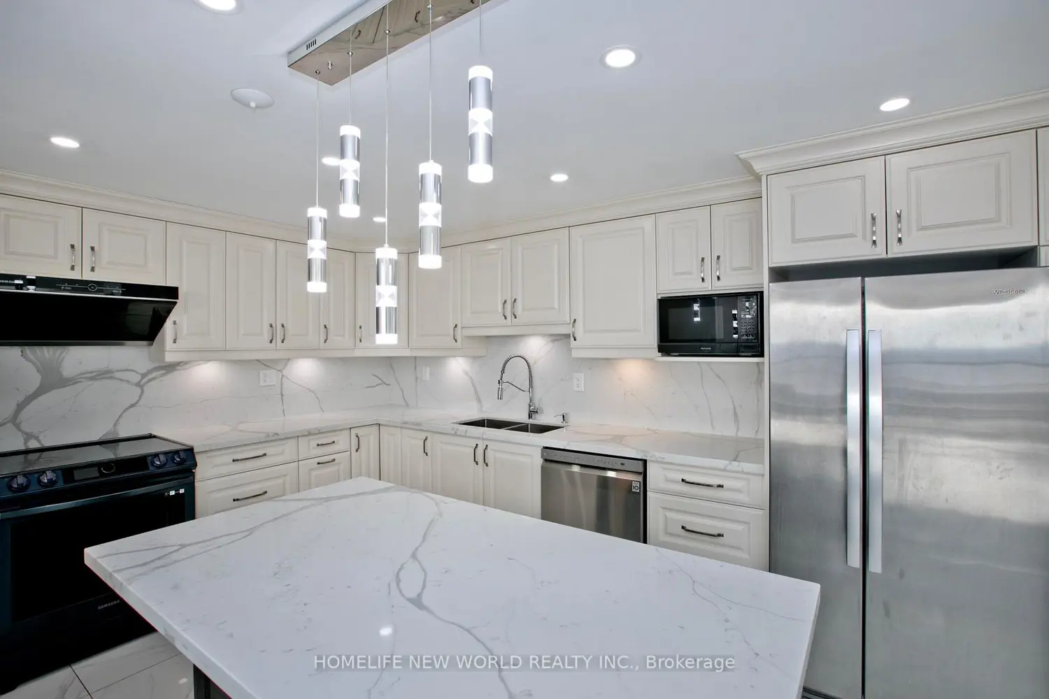 Additional image 10 of 75 Bamburgh Circle 2117