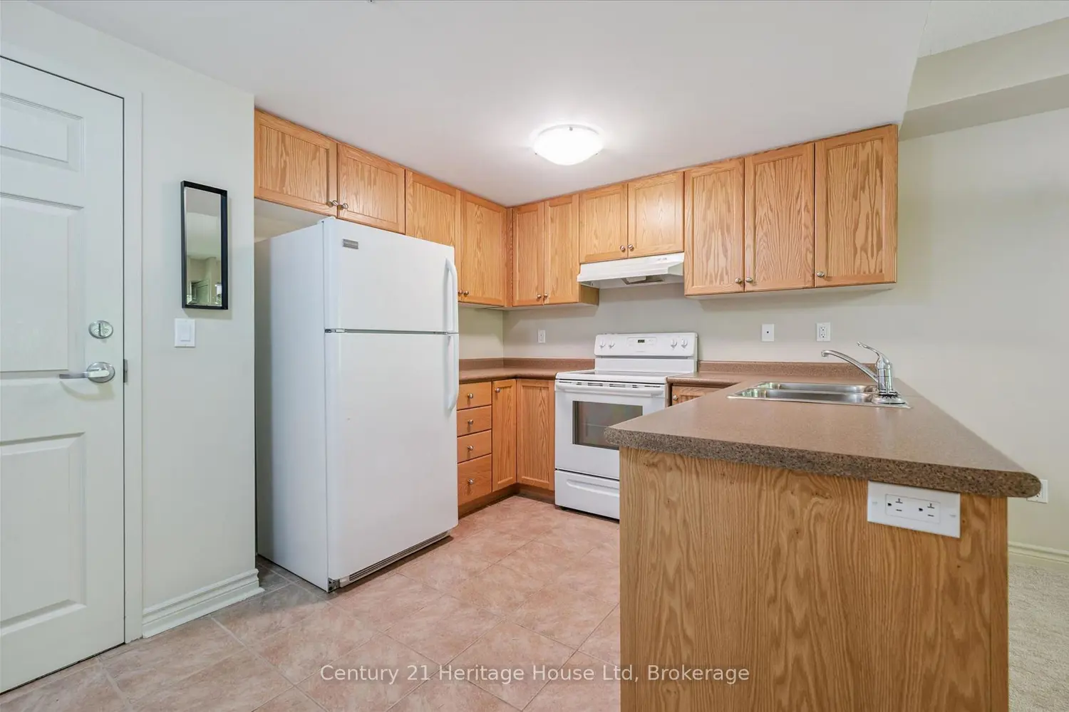 625 St David Street 407 photo 3
