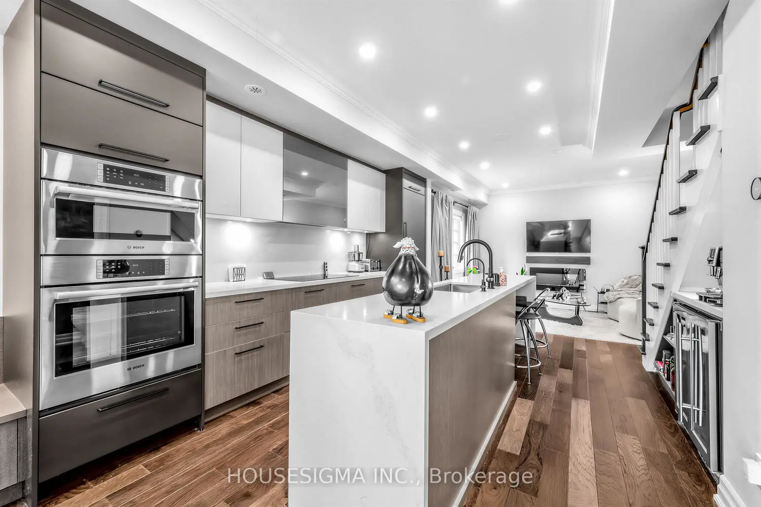 Additional image 4 of 361 Roehampton Avenue