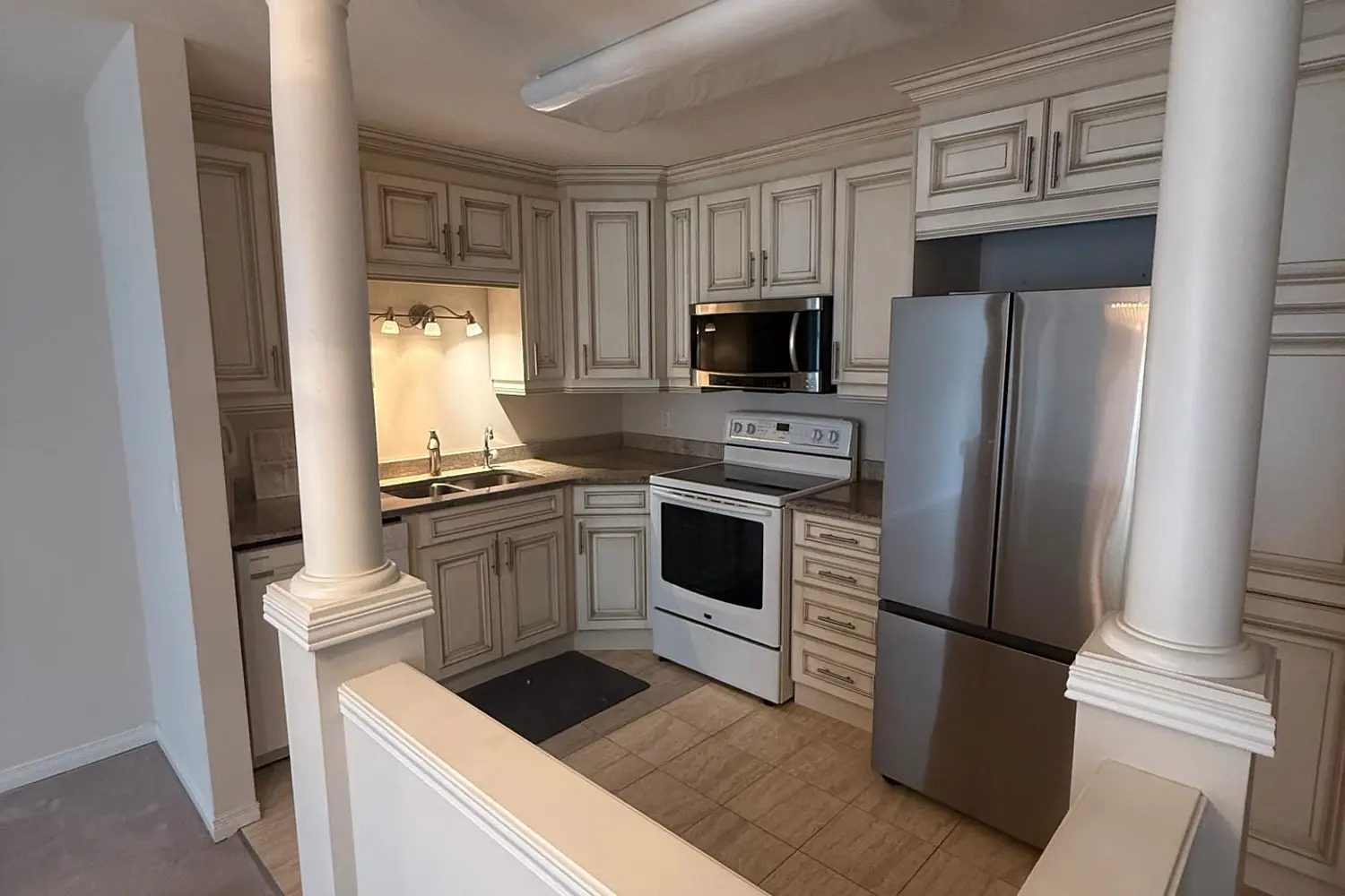 2705 Kingsway Drive 9 photo 2