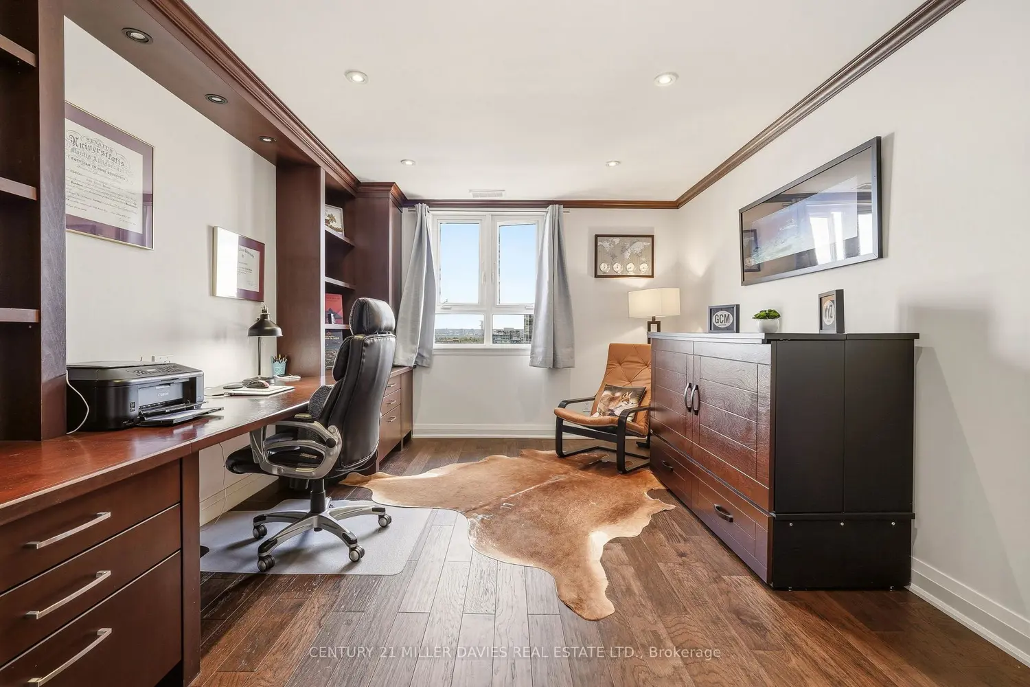 399 Elizabeth Street 1202 photo 4