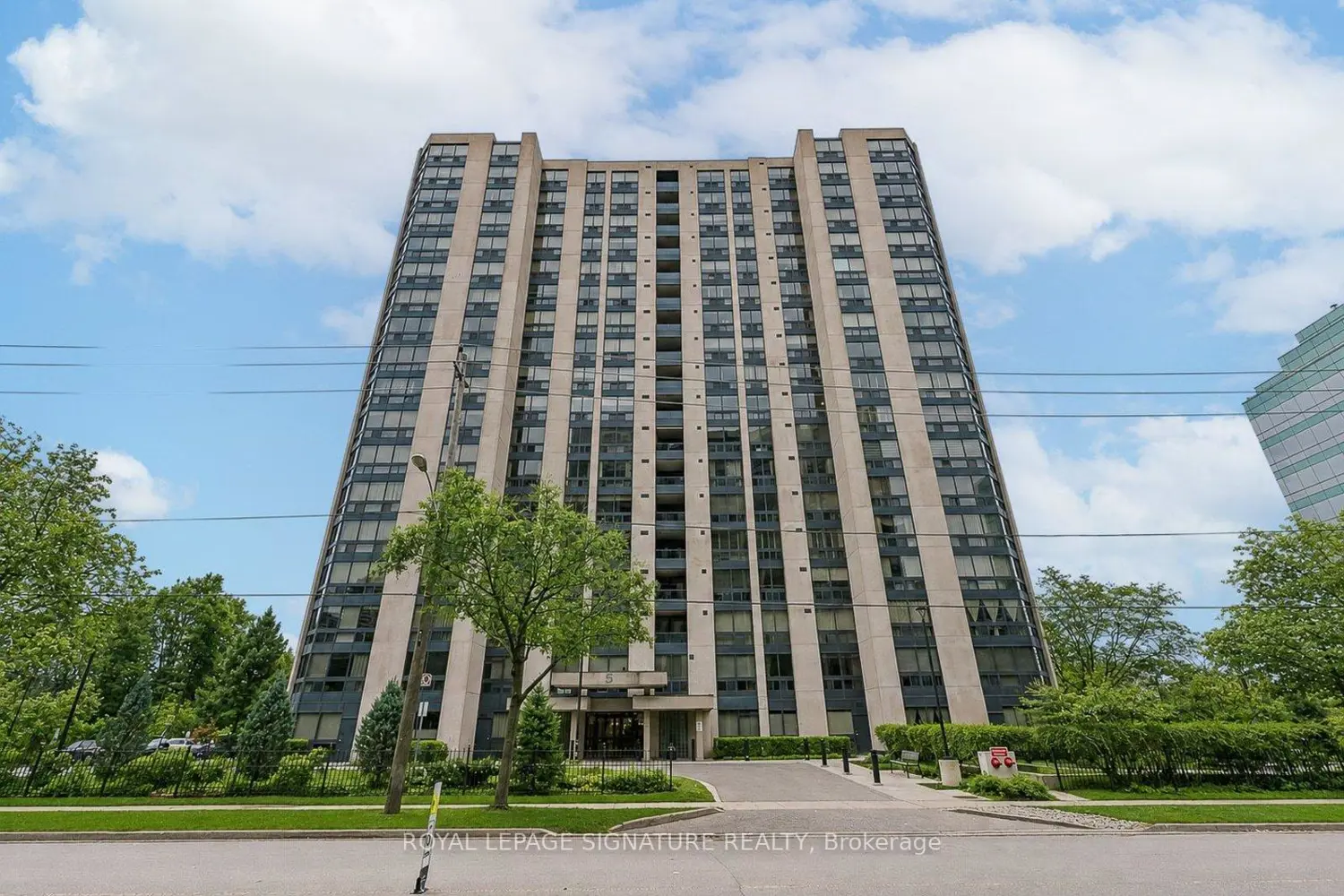 5 Kenneth Avenue 205