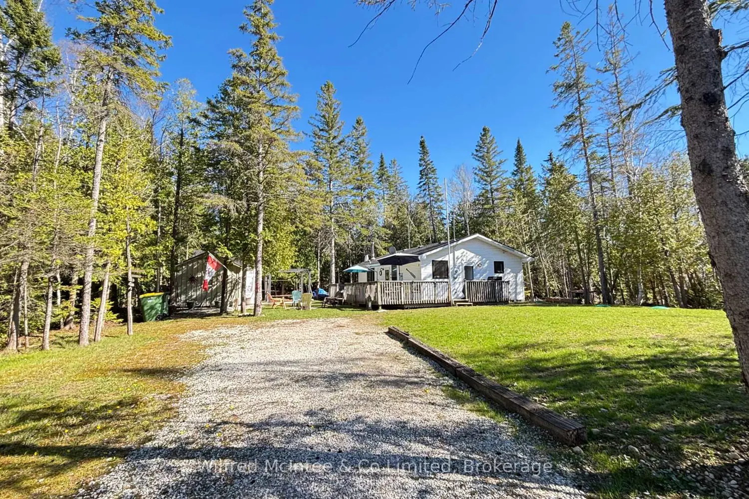 26 Thompson Avenue