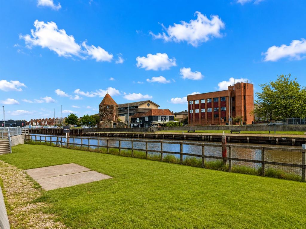 Additional image 13 of 2 bed flat for saleBridge Road, Great Yarmouth NR30