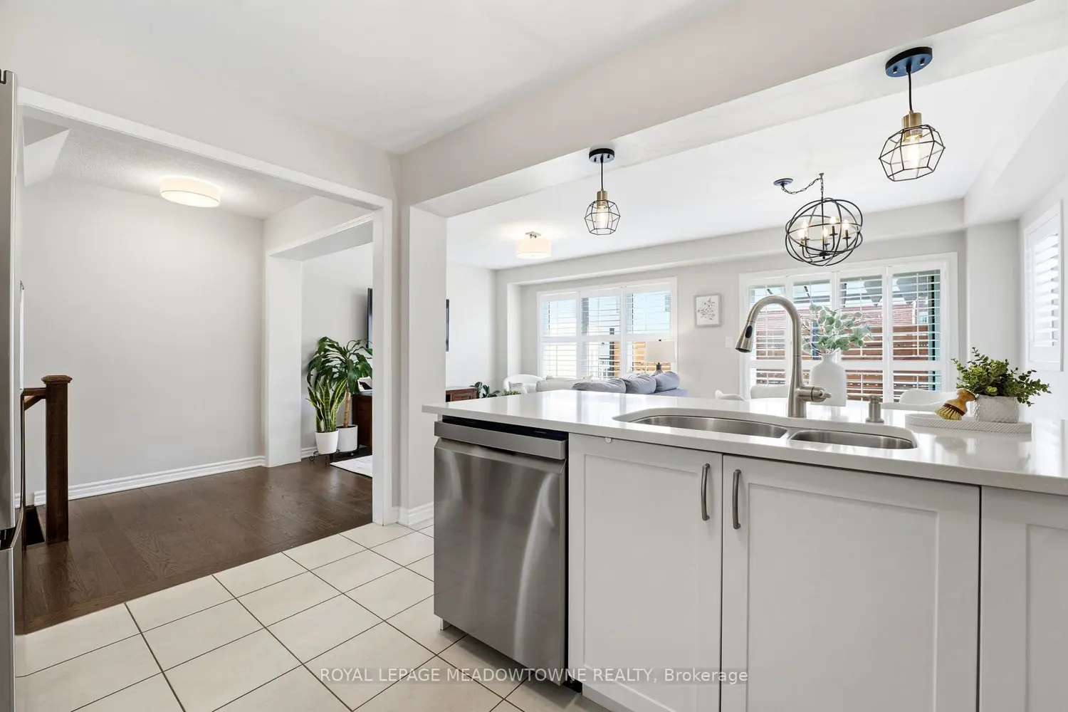 112 Whitlock Avenue photo 5