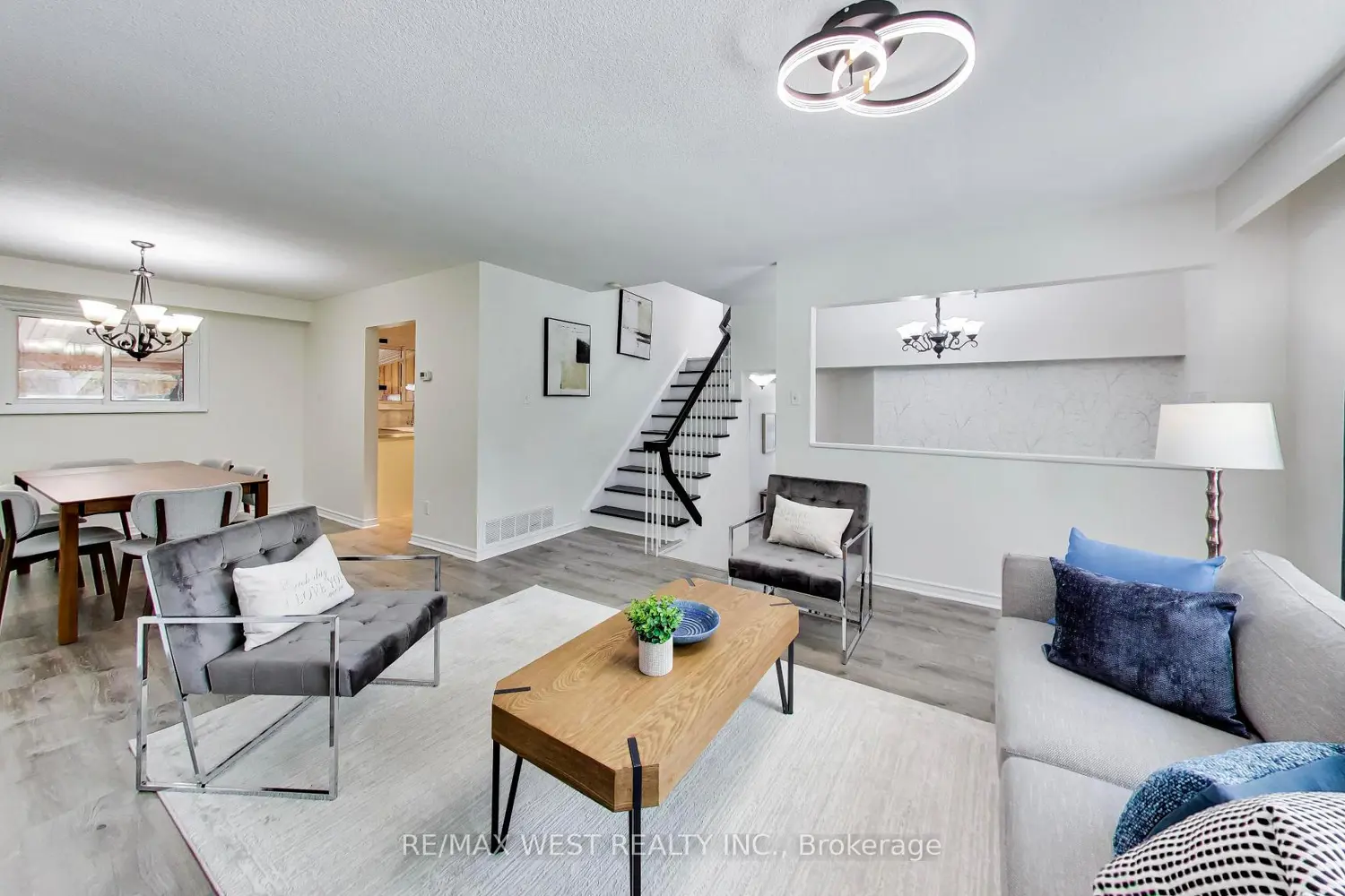 128 Roser Crescent photo 3