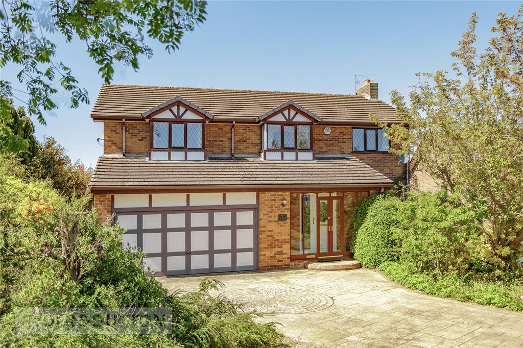 4 bed detached house for saleSpringwood, Glossop, Derbyshire SK13