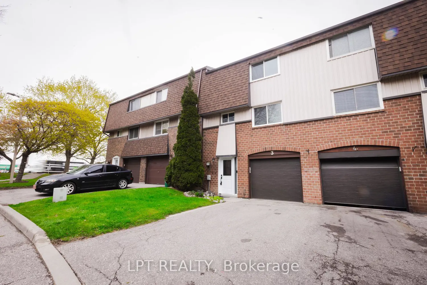 318 Laurier Avenue 3 photo 2