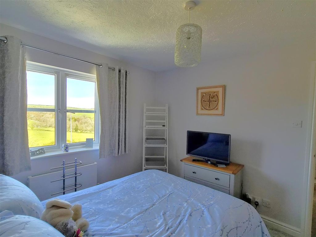 Additional image 11 of 4 bed detached house for salePentreath Close, Fowey PL23