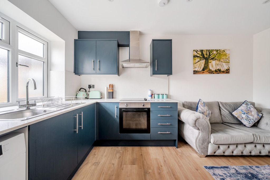 Additional image 3 of Property for saleHighlands Road, Fareham, Hampshire PO15