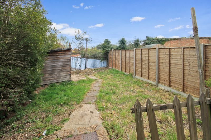 2 bed flat for saleGoring Way, Greenford UB6 photo 2