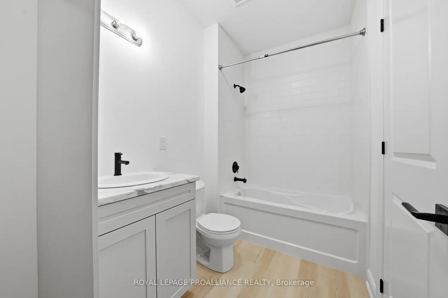 Additional image 16 of 922 Kerr Street