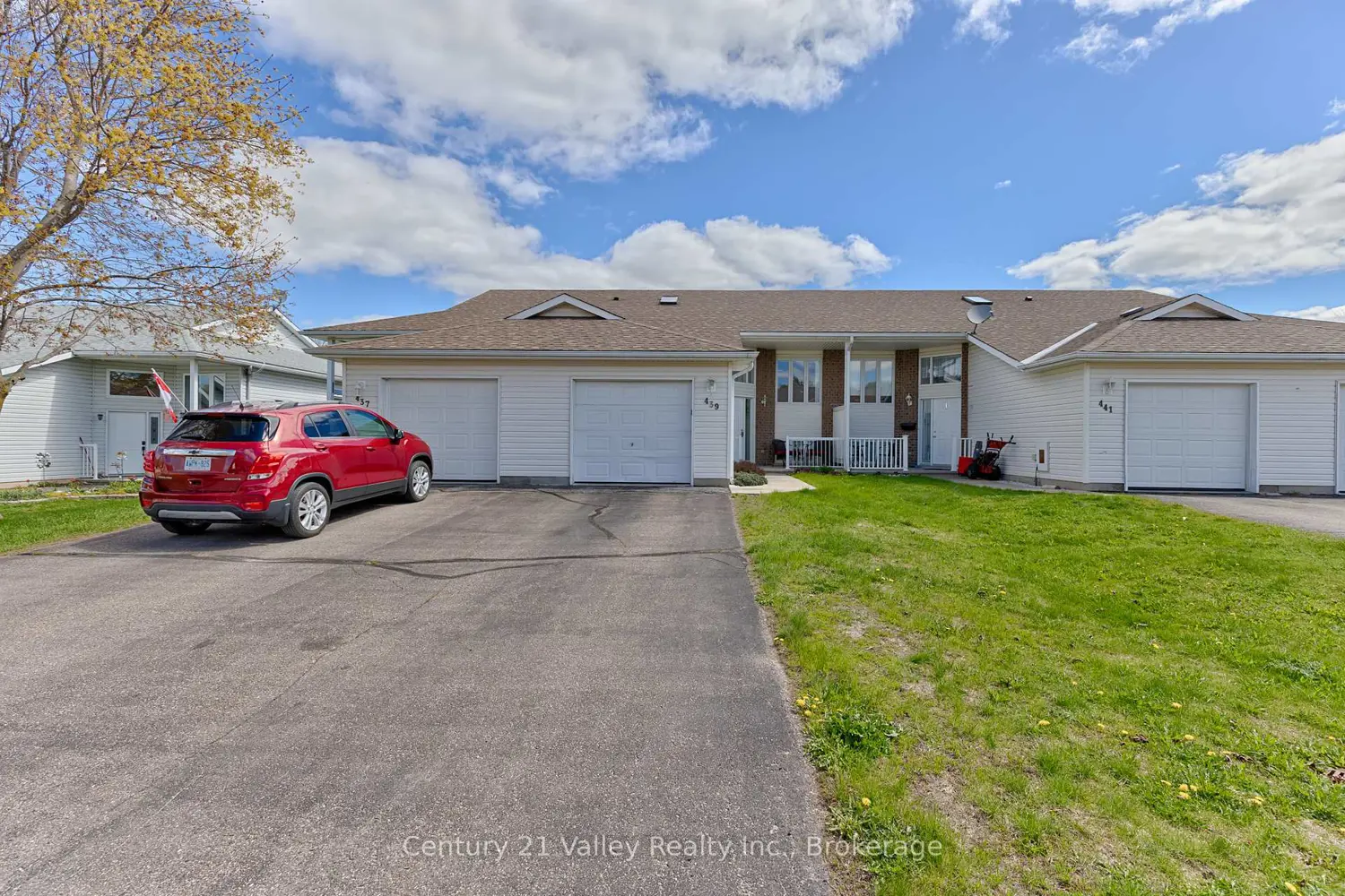 439 Mayhew Street photo 5