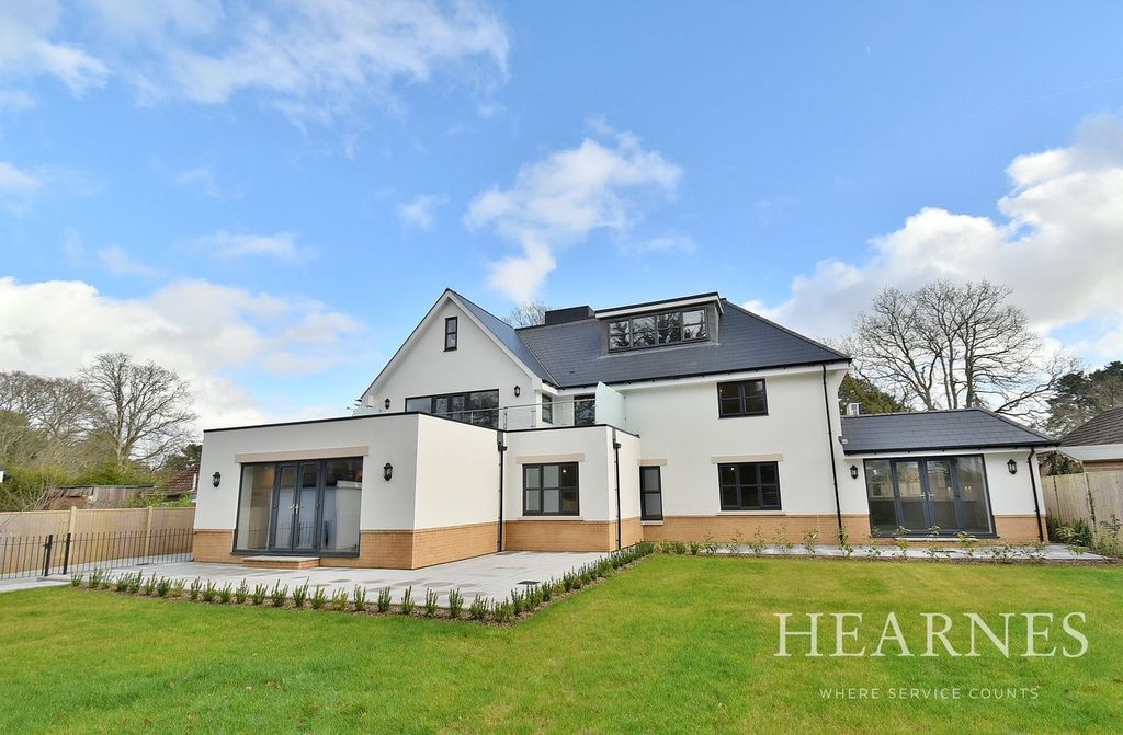 2 bed flat for sale14 Golf Links Road, Ferndown BH22