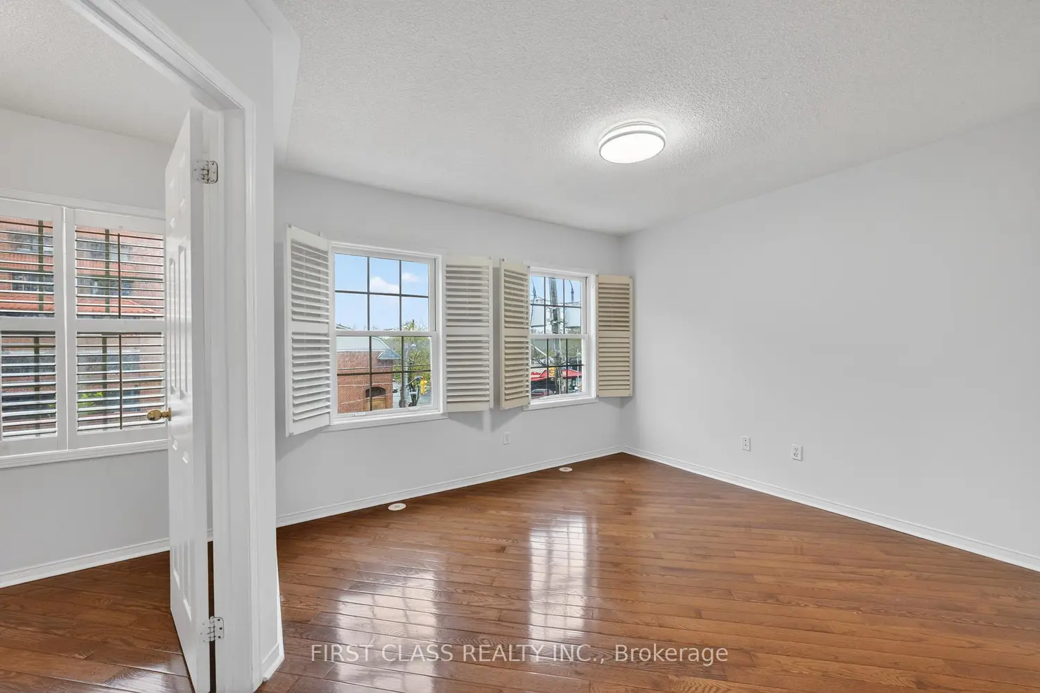 Additional image 14 of 3076 Lake Shore Boulevard Th10