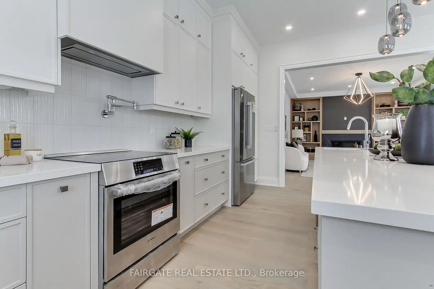 132 William Street photo 4