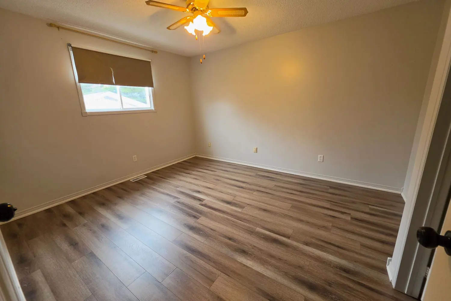 441 Mageau Street photo 3