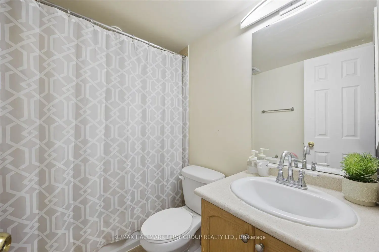 Additional image 18 of 2067 Bur Oak Avenue 3