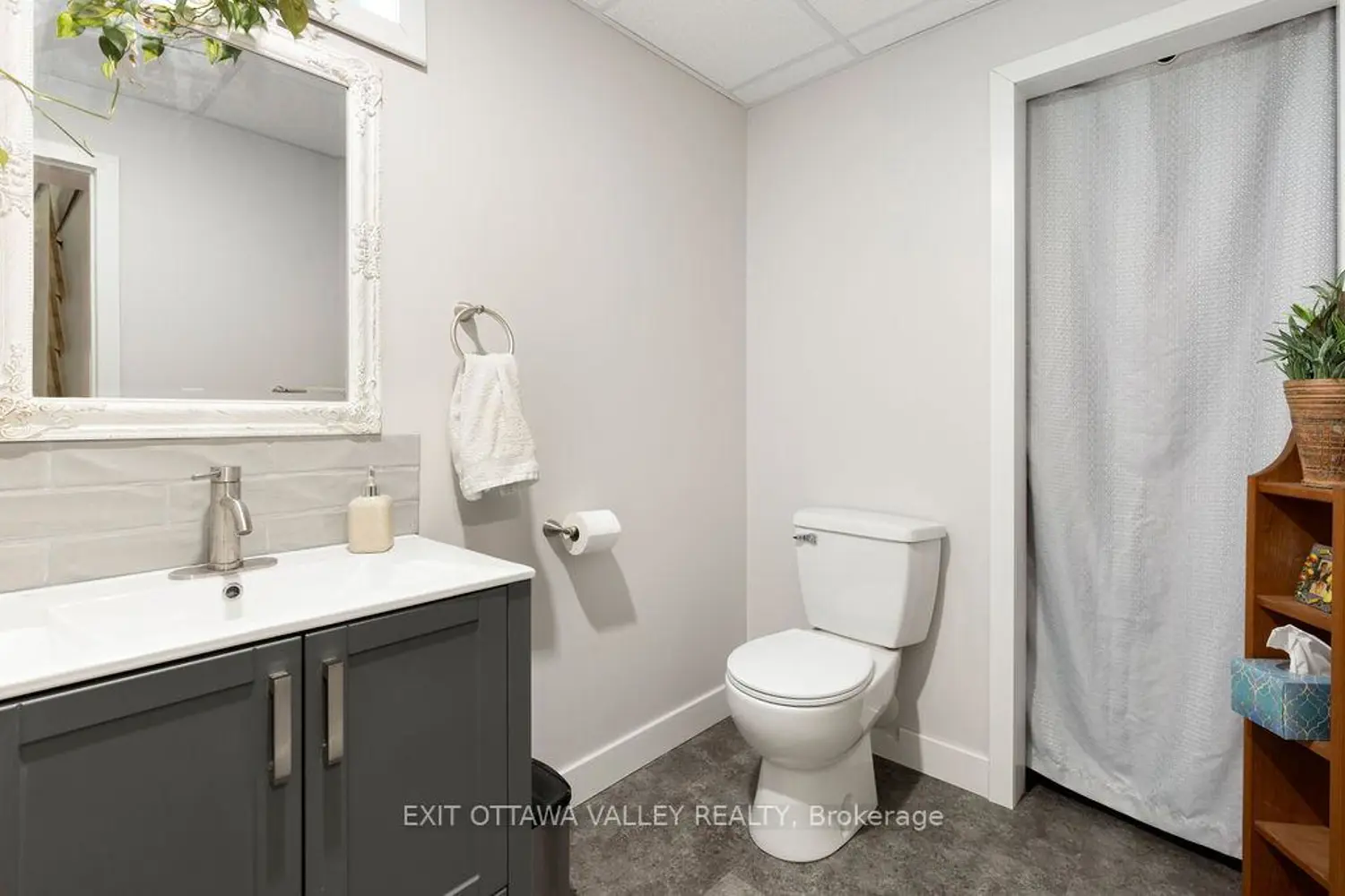 Additional image 18 of 39090 Combermere Road