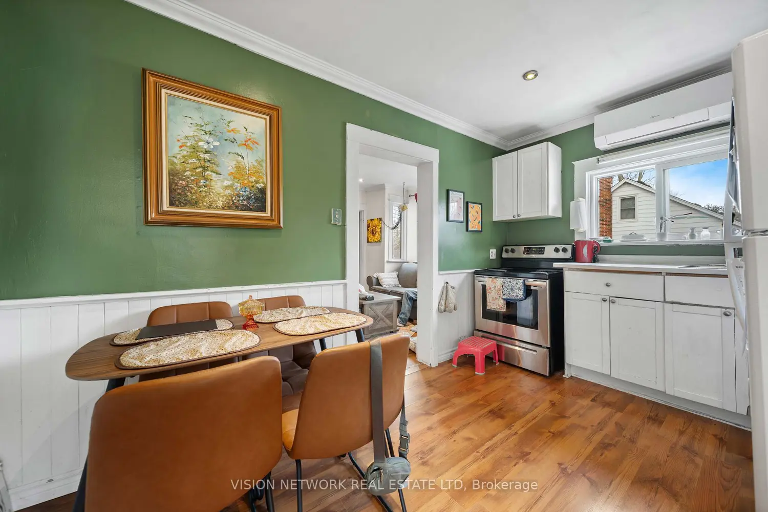 208 Cambridge Street photo 4