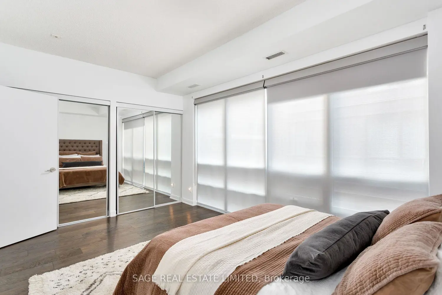 Additional image 9 of 760 The Queensway 401