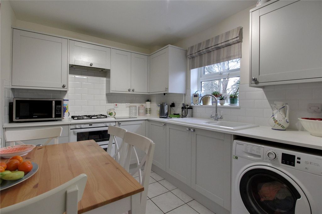 Additional image 8 of 2 bed flat for saleKingsley Square, Fleet, Hampshire GU51