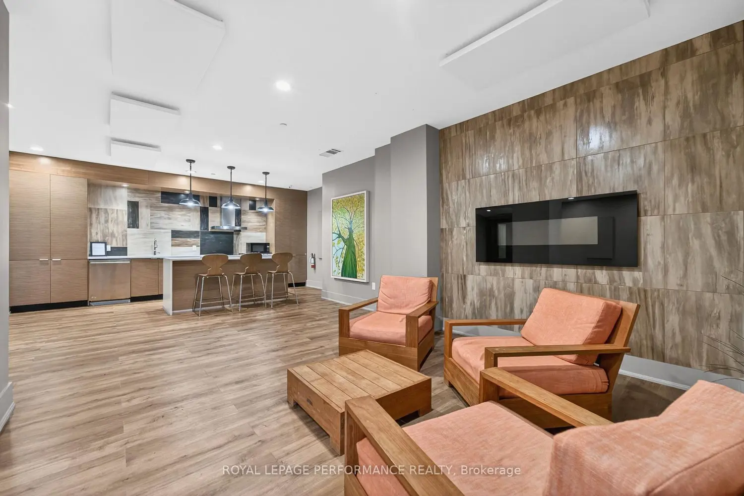 Additional image 6 of 131 Holland Avenue 203