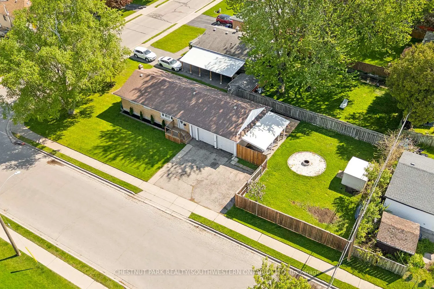 75 Albert Street photo 4