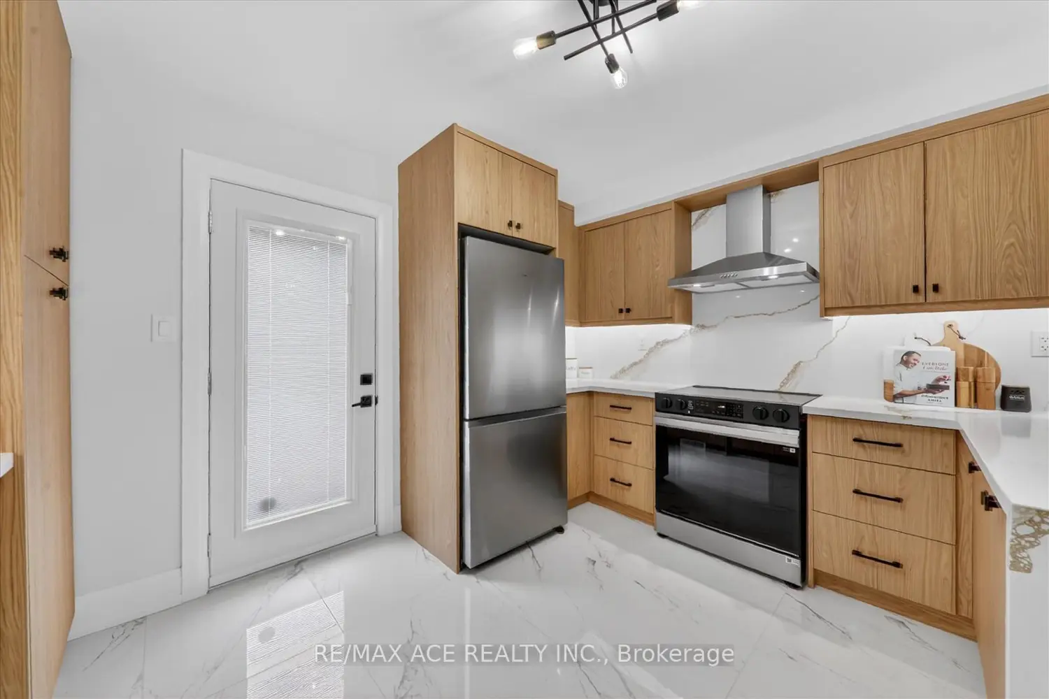 Additional image 9 of 38 Pelham Avenue