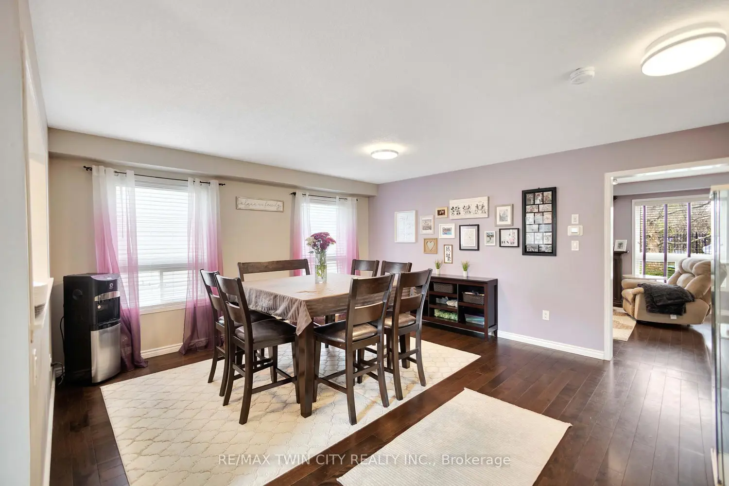 189 Hunter Way photo 2