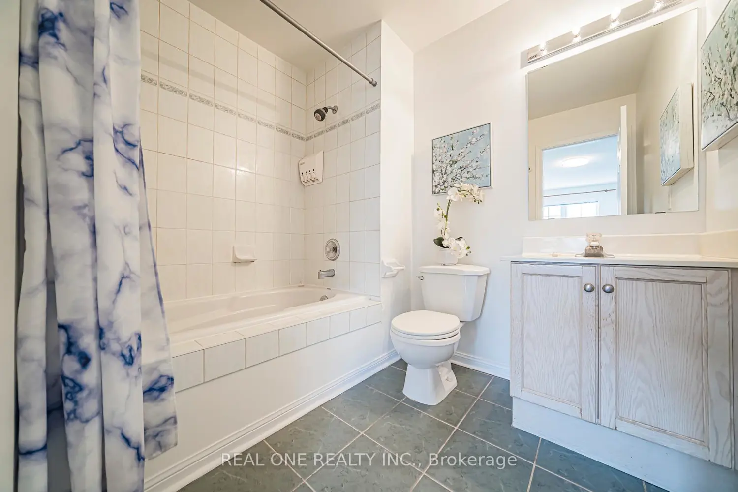 Additional image 8 of 12 St Moritz Way 17