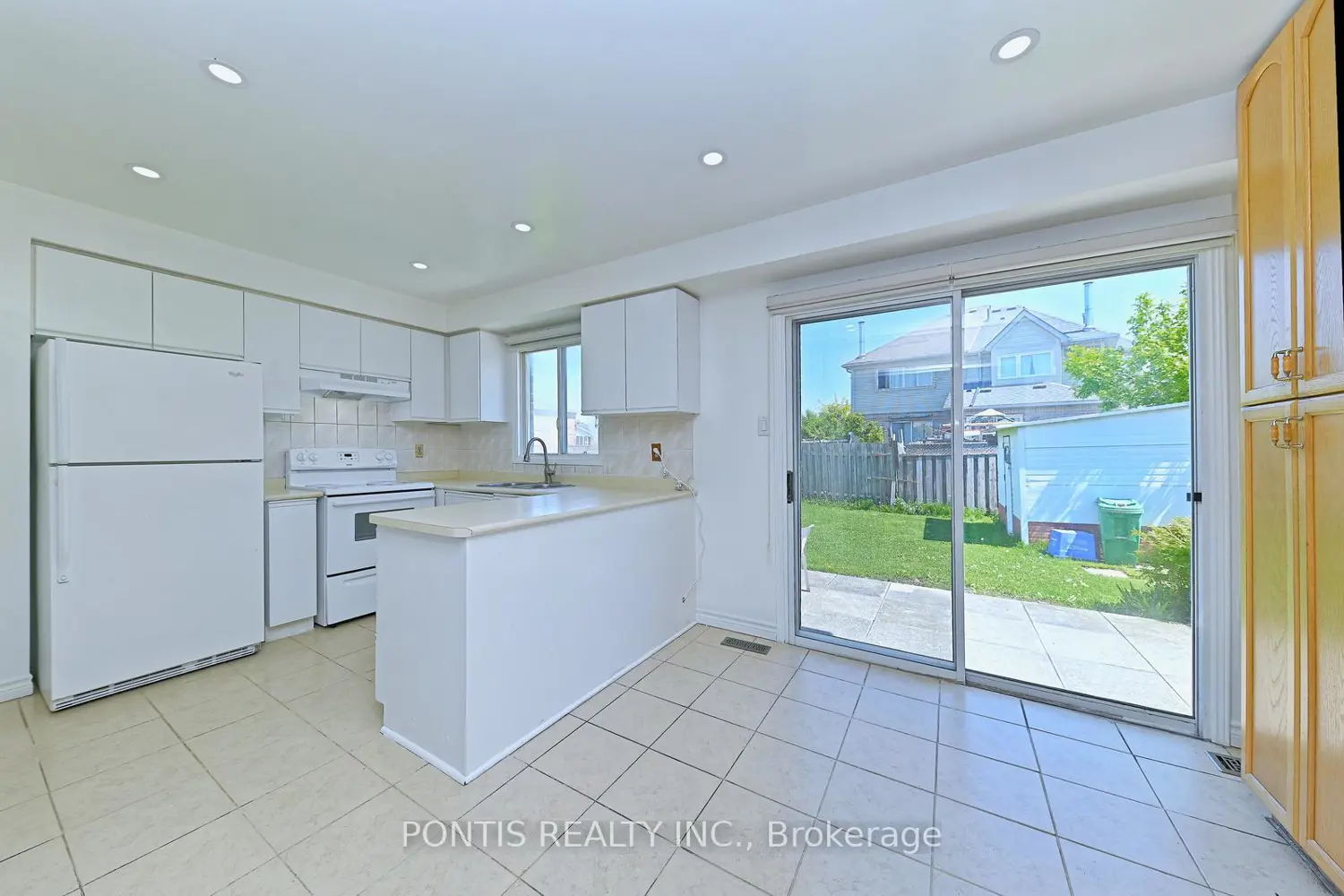 198 Moffatt Avenue photo 4
