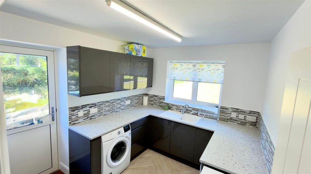Additional image 10 of 5 bed chalet for saleFreshwater Bay, Isle Of Wight PO40