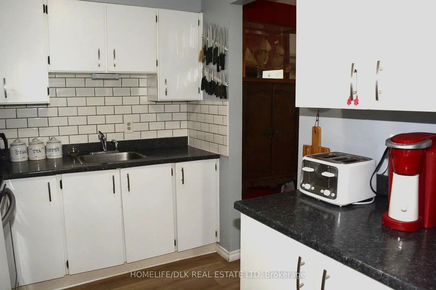 27 Aldershot Avenue 3 photo 5