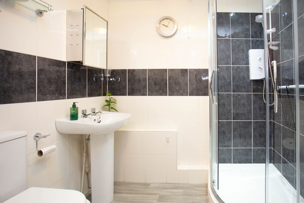 Additional image 7 of 1 bed flat for saleFelix Road, Felixstowe, Suffolk IP11