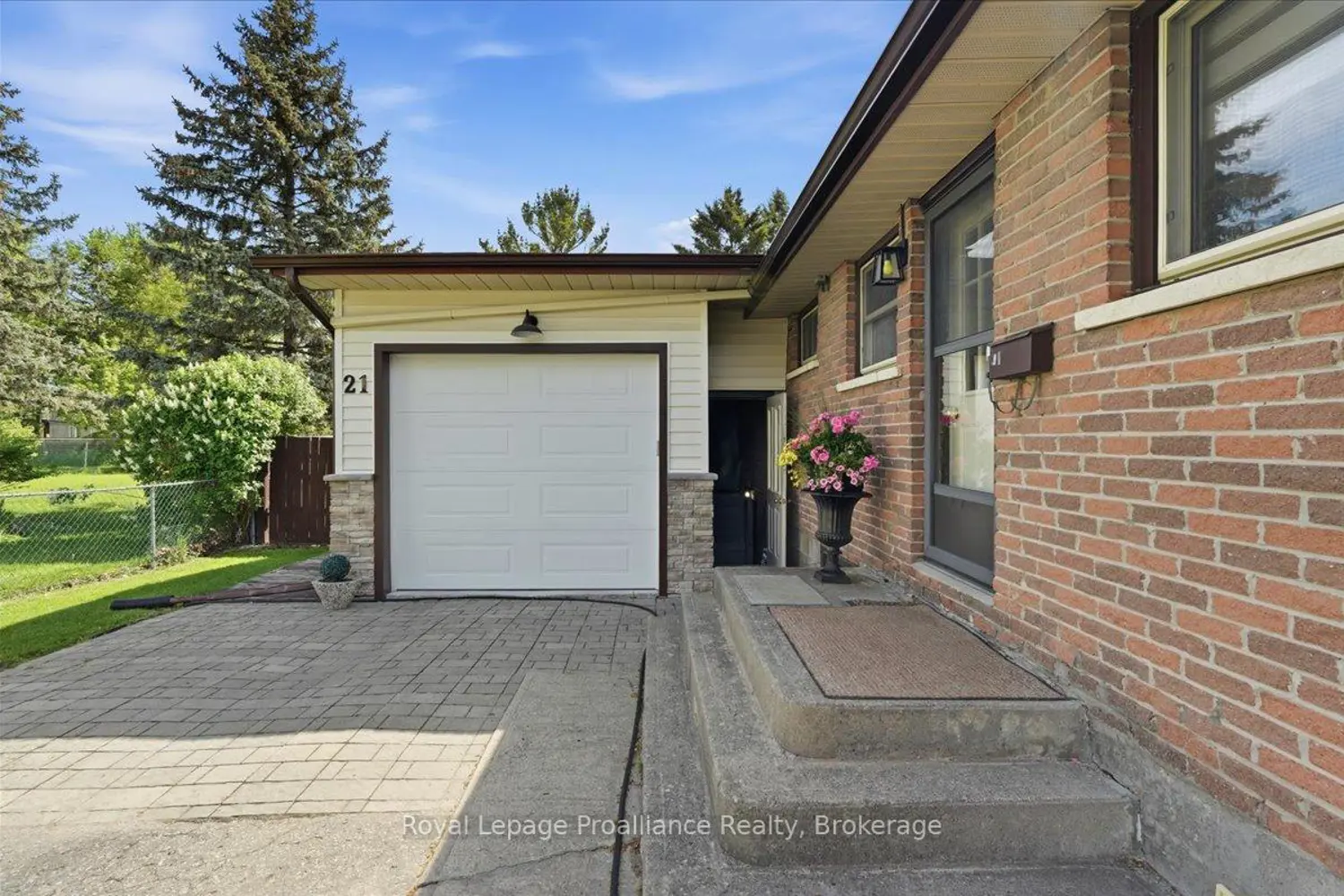 21 Glendale Road photo 2