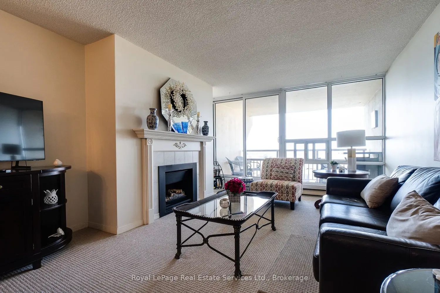Additional image 6 of 1359 White Oaks Boulevard 2004