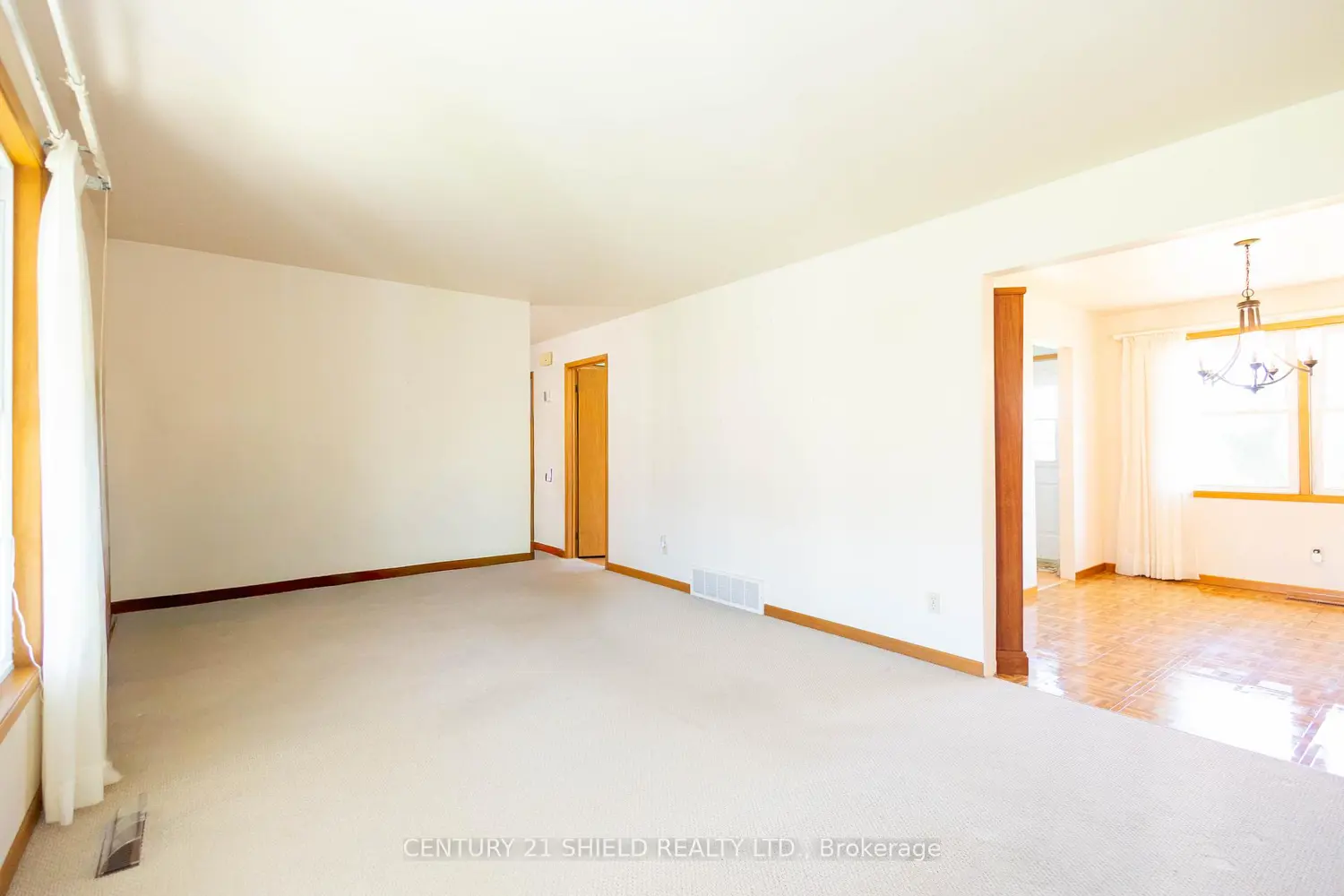 901 Laflin Street photo 4