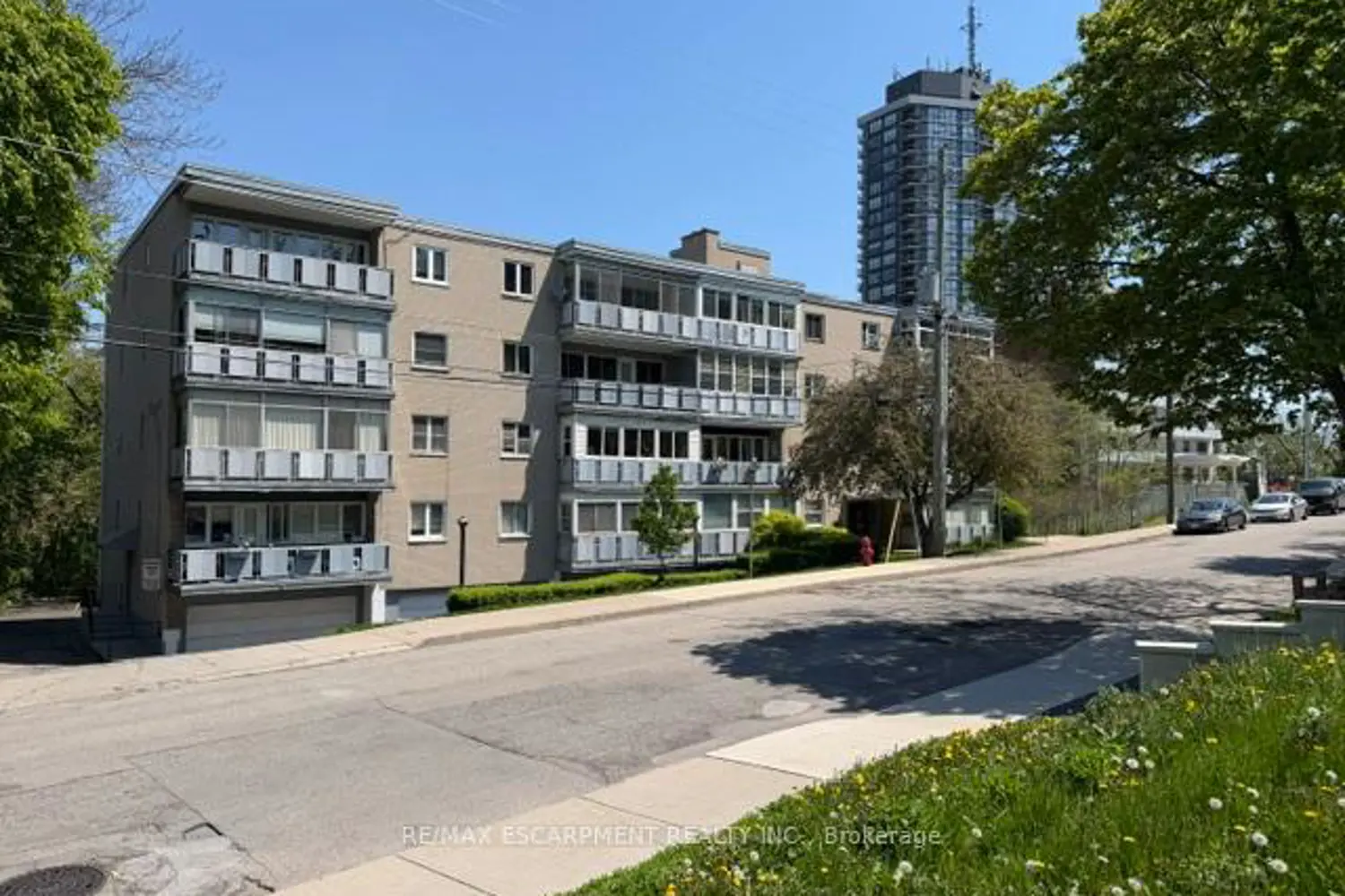 107 St. Joseph's Drive 404 photo 2