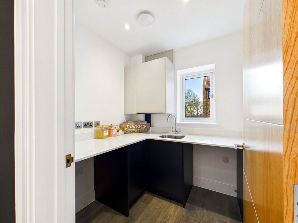 Additional image 5 of 4 bed detached house for sale4 Fleet Road, Felixstowe, Suffolk IP11