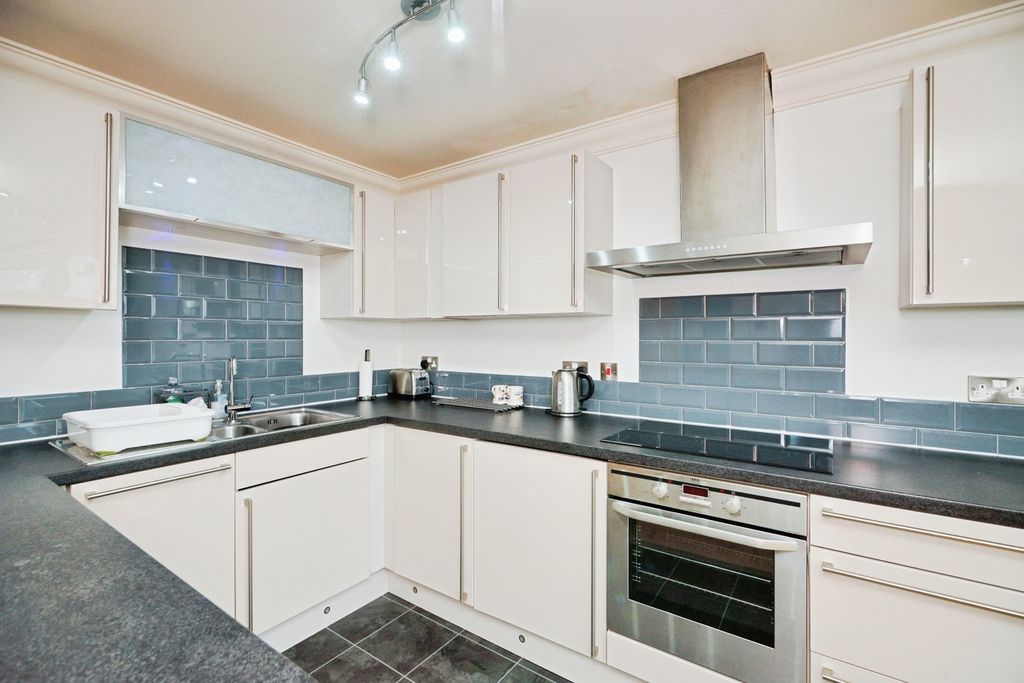 3 bed flat for saleLon Golff, Morfa Nefyn, Pwllheli, Gwynedd LL53 photo 2