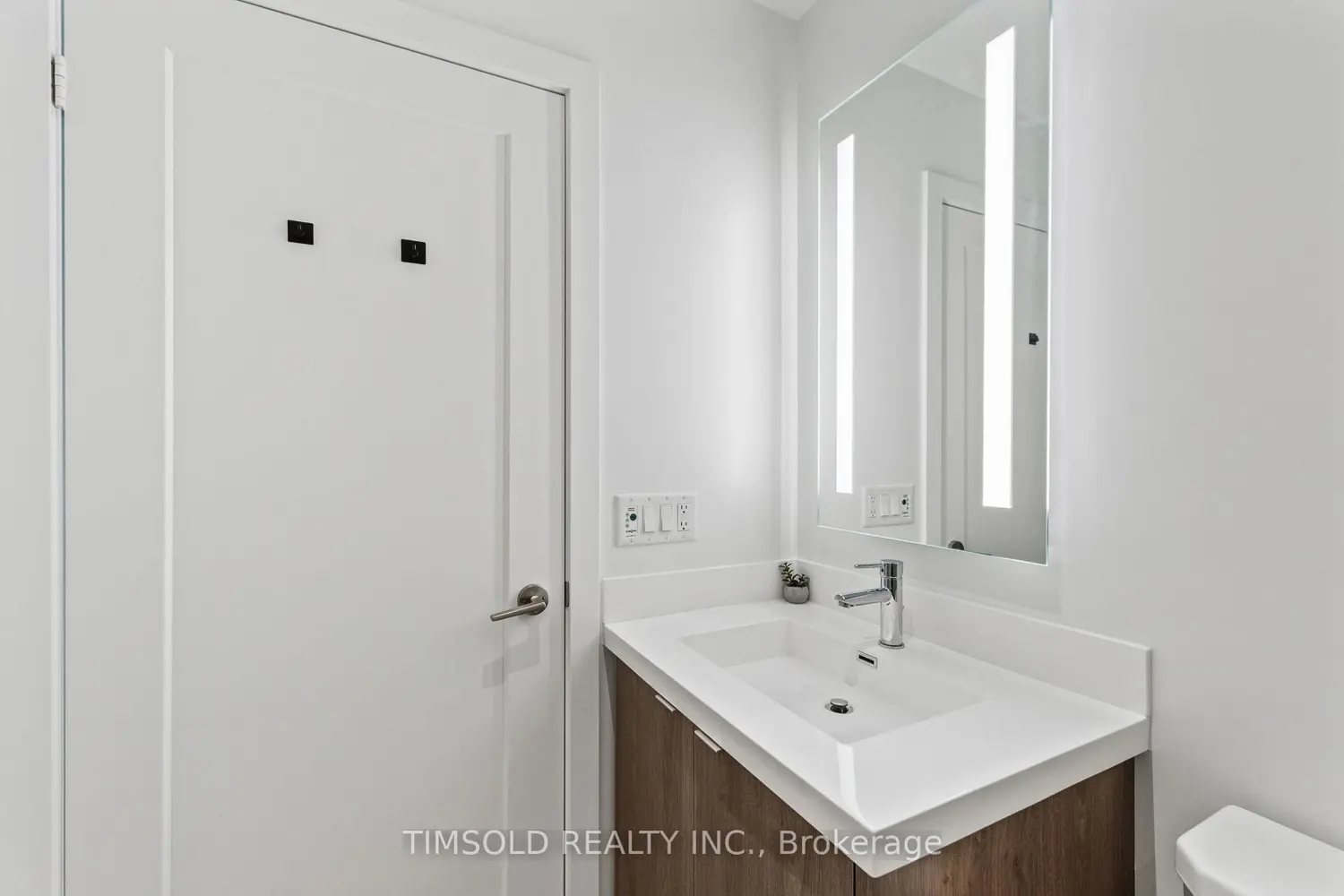 Additional image 12 of 5 Mabelle Avenue 4136