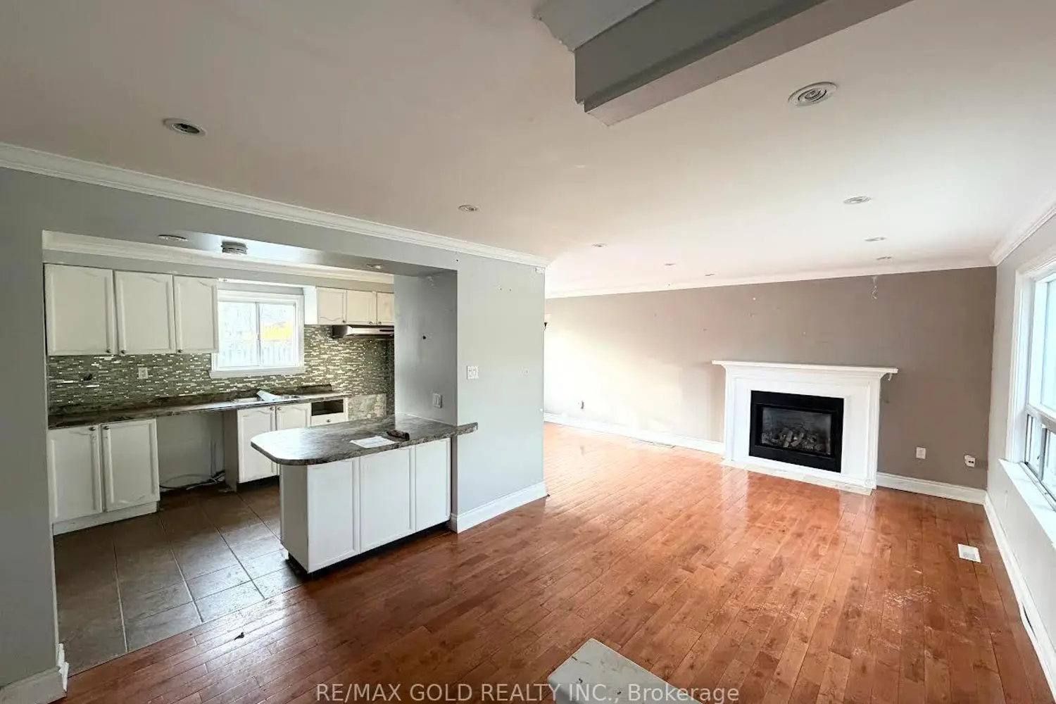 52 Eldomar Avenue photo 4