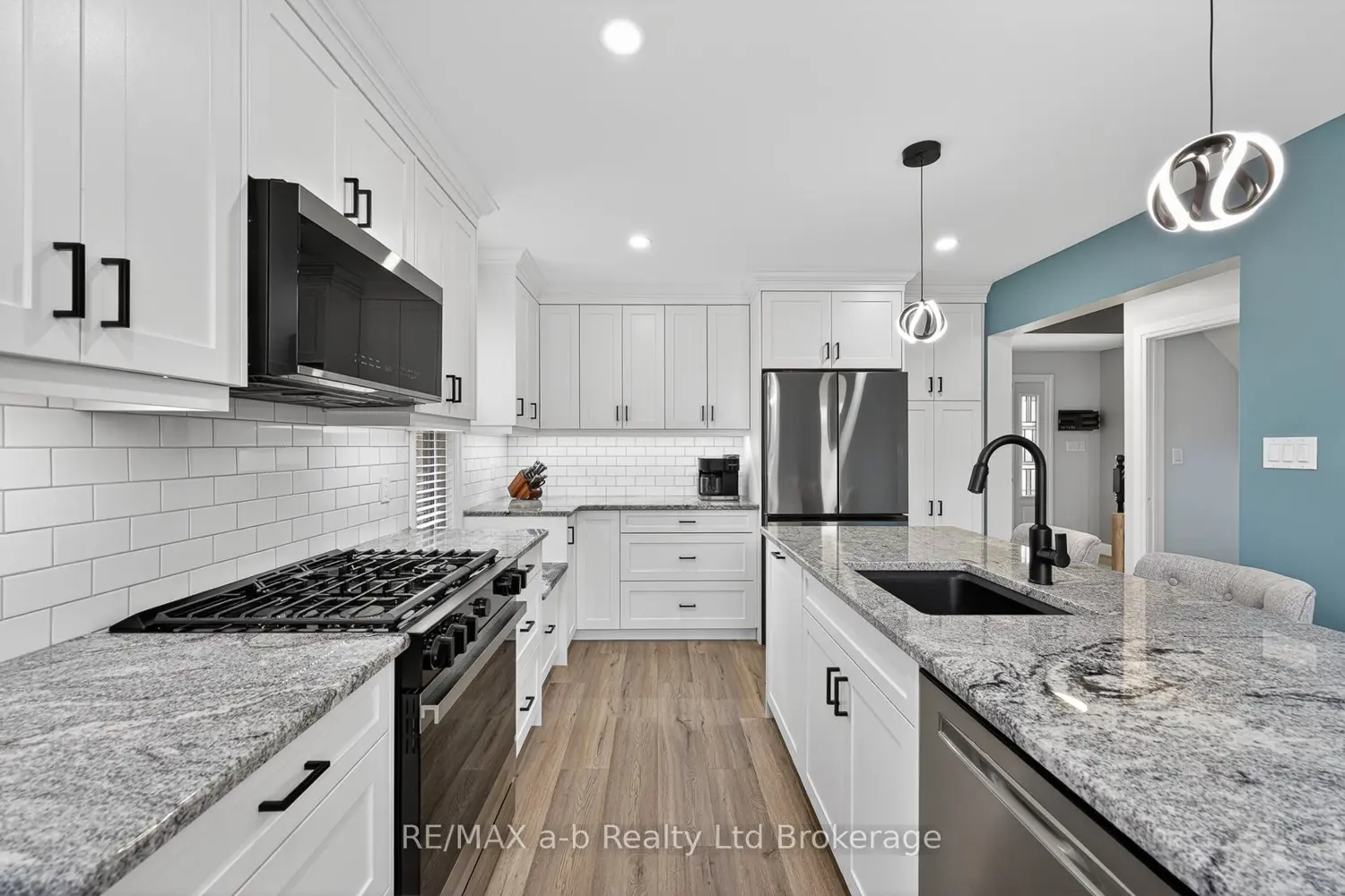 346 Riverview Drive photo 5