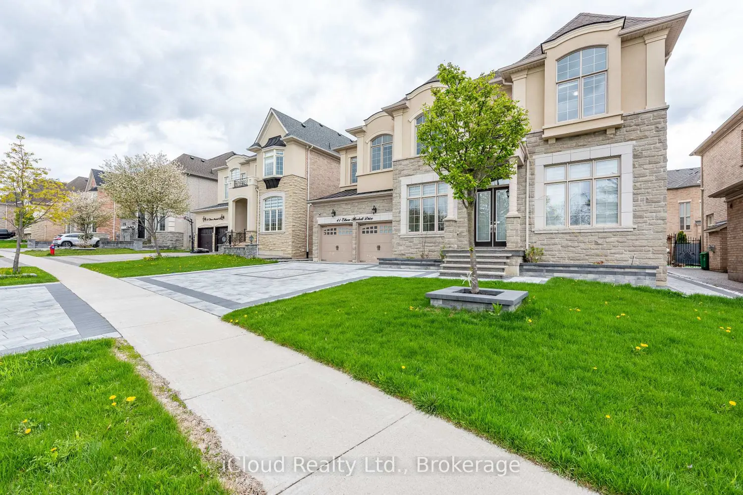 41 Elbern Markell Drive photo 4