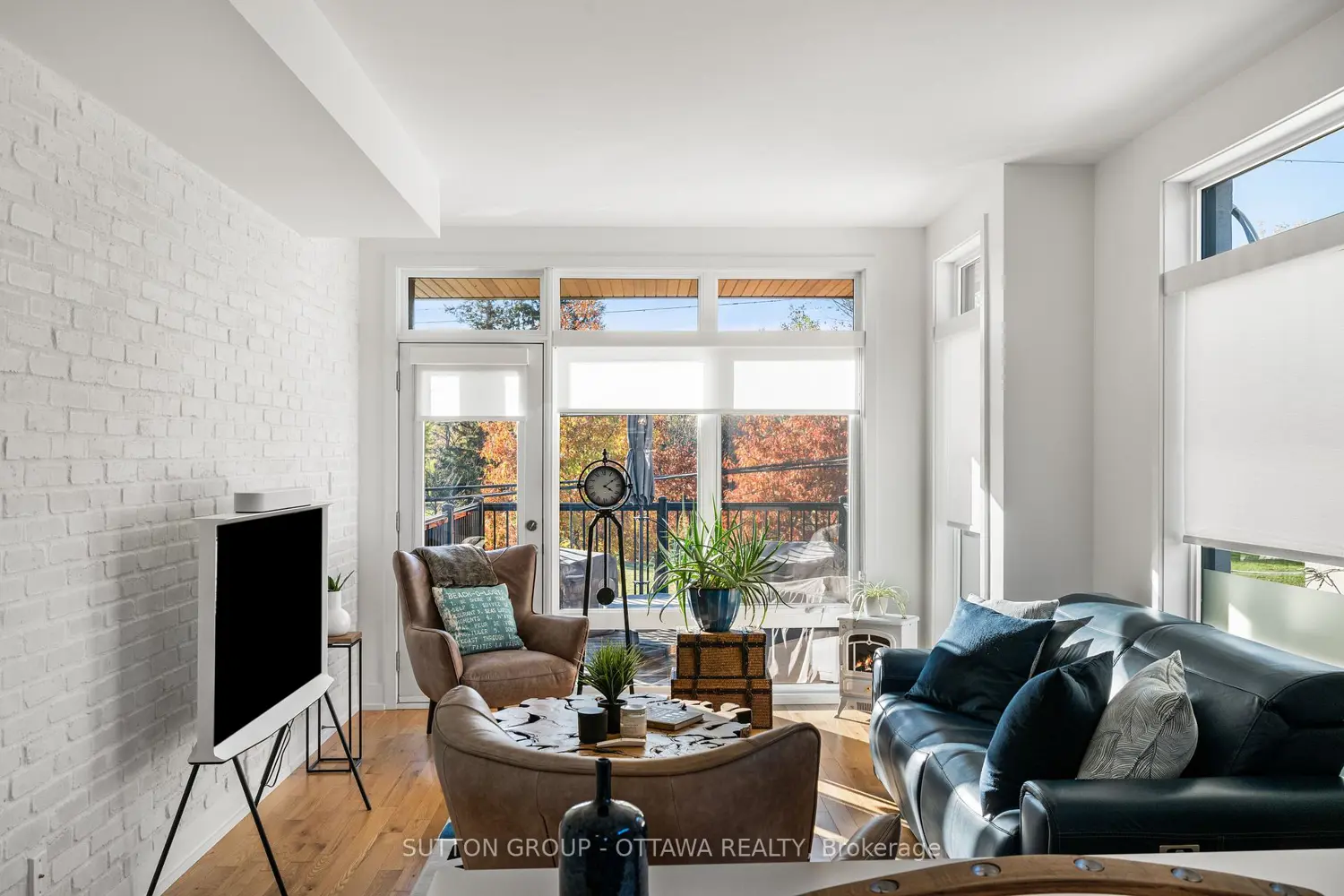 1127 North River Road photo 3