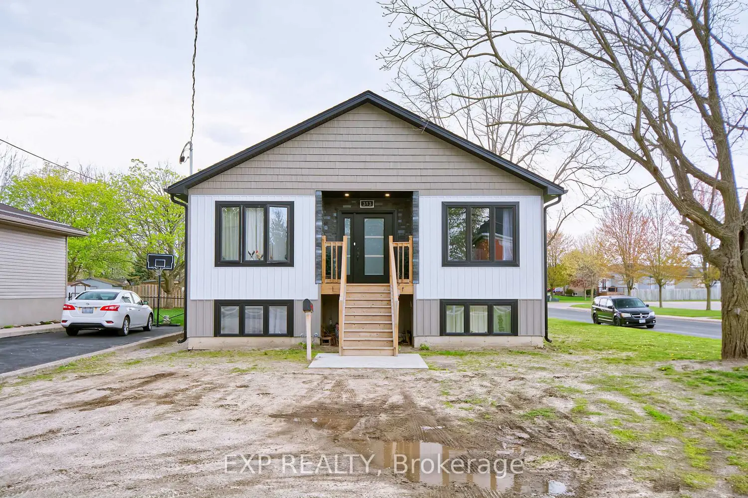 313 John Street photo 4