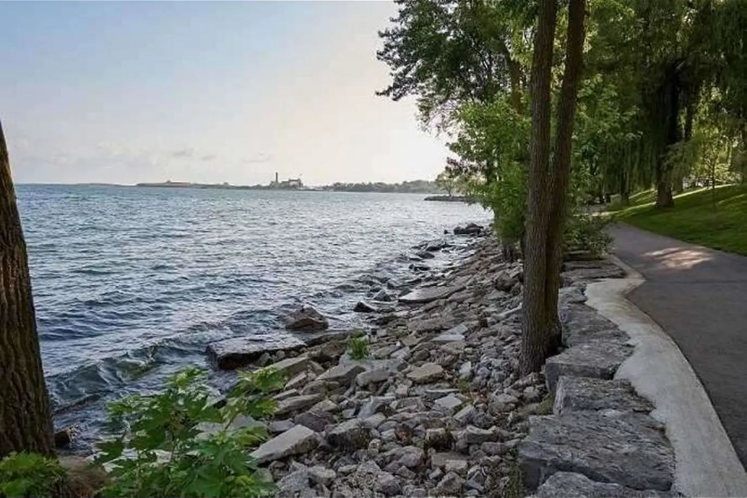 Additional image 20 of 28 Marina Avenue 23