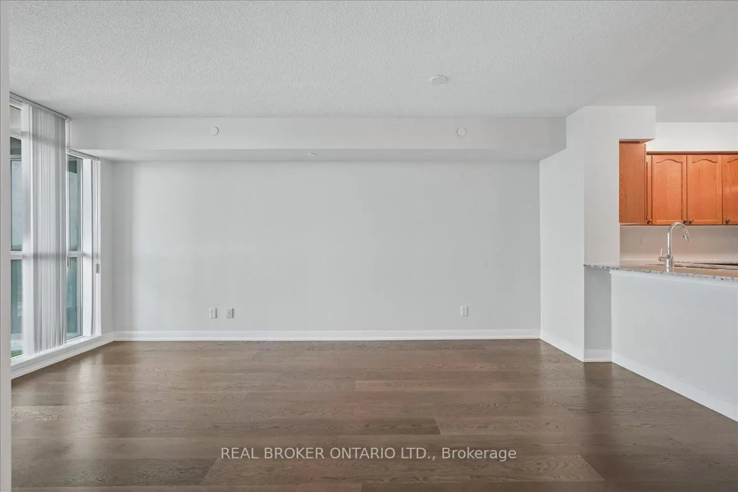 Additional image 10 of 205 Sherway Gardens Road 1704