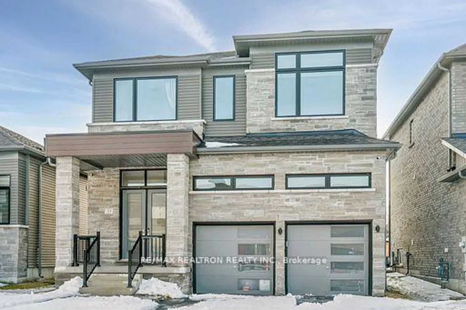 33 Simona Avenue